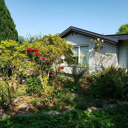 Mini-apartment In The Flowerbed *
